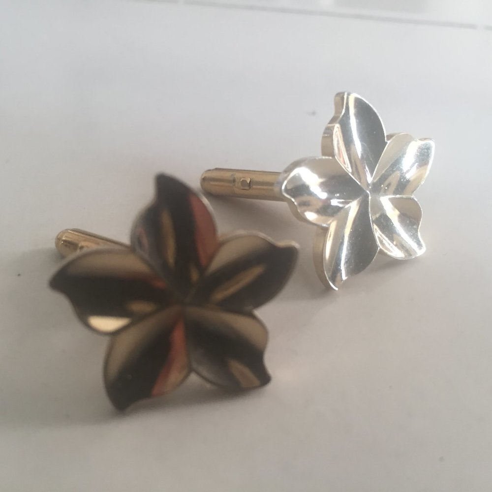 Vintage Gold Flower cuff links set